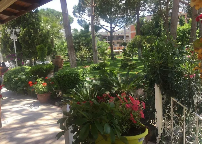 Opus מלון דירות