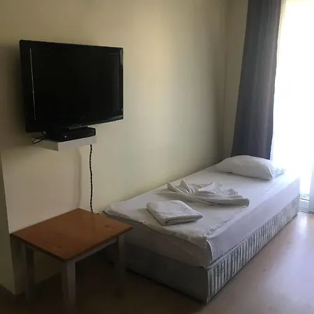 Opus Aparthotel 3*