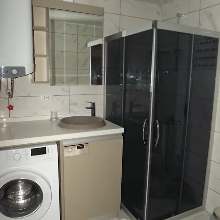 מלון דירות Opus 4*