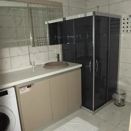 Opus מלון דירות 4*